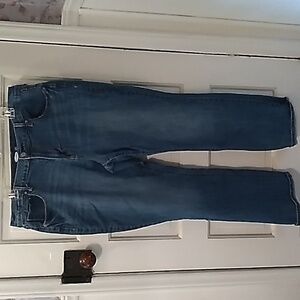 Old Navy Curvy Boot Cut 16 short jeans 👖